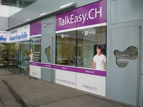 Talkeasy eröffnet ersten eigenen Shop