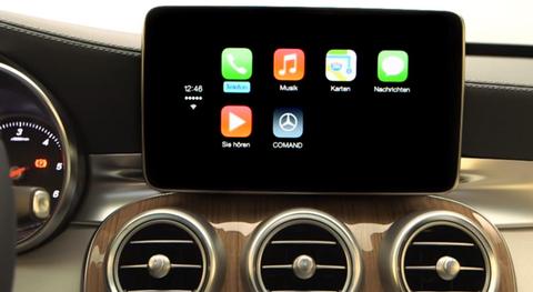 Mercedes demonstriert Apples Carplay