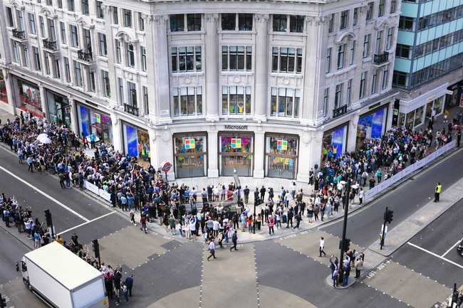 Erster Microsoft Store Europas öffnet in London seine Türen