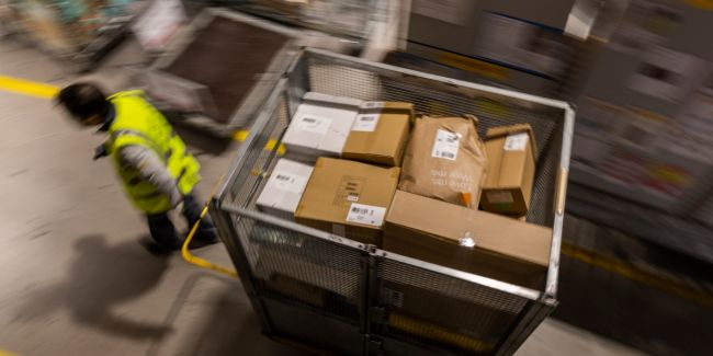 Black Friday und Cyber Monday sorgen für Päckli-Rekord bei der Post