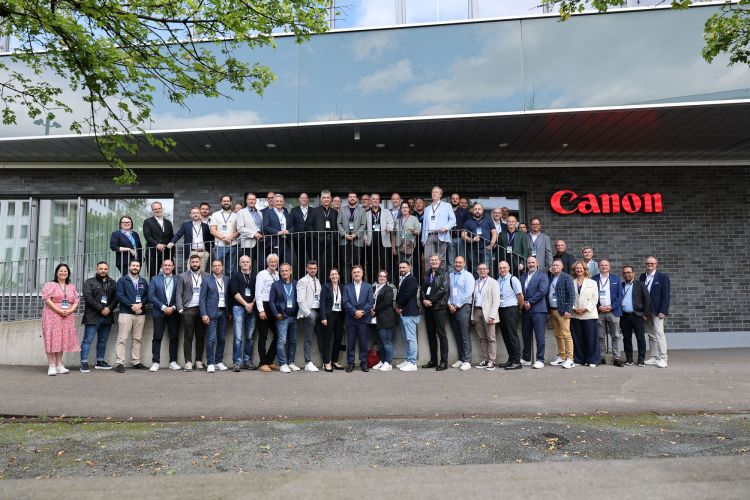 Canon ehrt acht Schweizer Partner