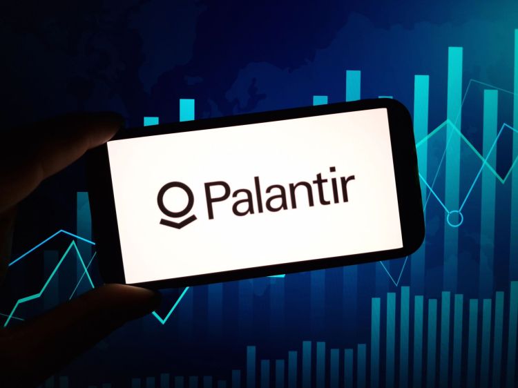 Palantir übertrifft trotz Kritik alle Umsatzerwartungen