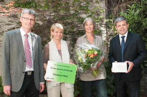 Basler Agentur als erster FTTH-Kunde von Green.ch