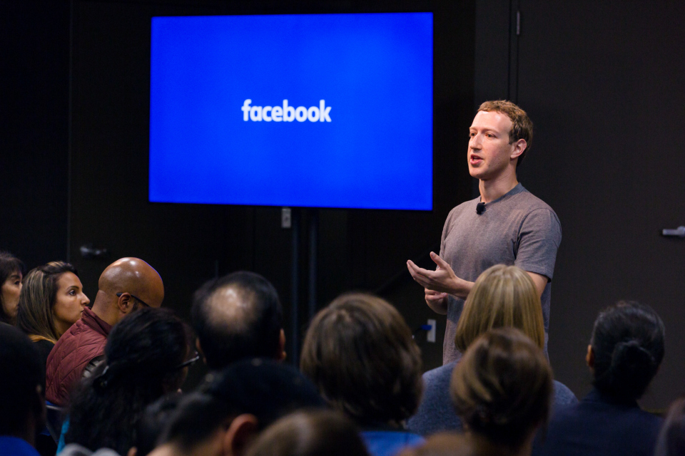 Britische Regierung kritisiert Facebook scharf