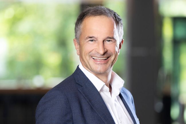 Johann Pintarich alleiniger CEO der Office World Group