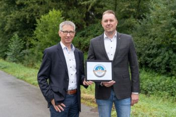 HP zeichnet ersten 4-Sterne-Amplify-Impact-Partner der Schweiz aus