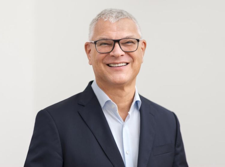 Swisscom ordnet Führung neu und plant Standort in Lissabon