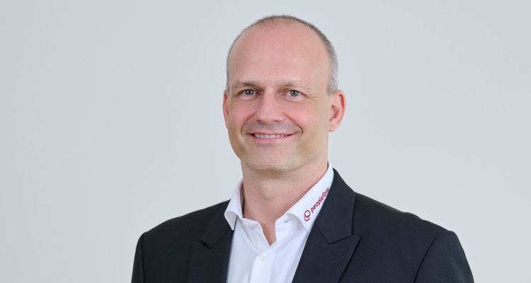 Peoplefone macht Fabian Stiefenhofer zum Senior Partner Manager
