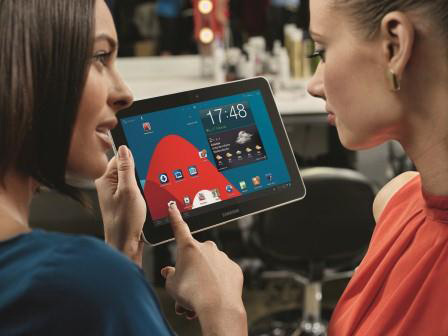 Swisscom stattet Banklehrlinge mit Samsung-Tablets aus
