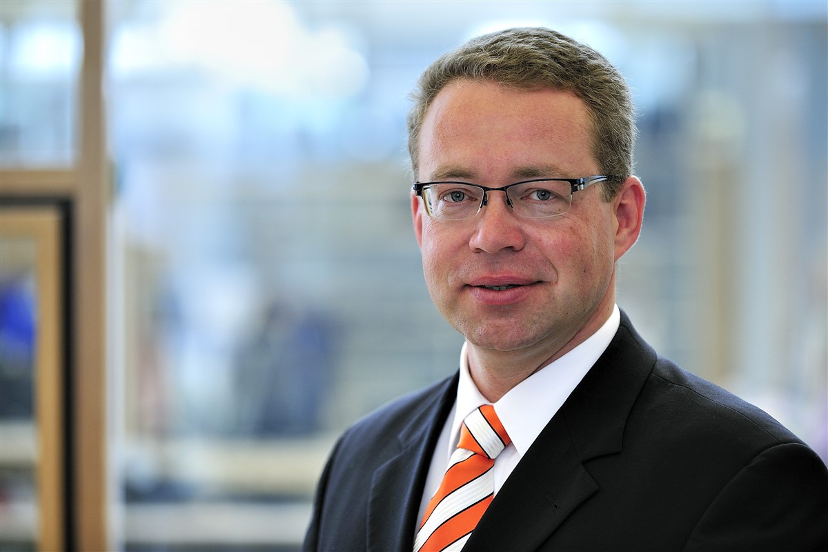 Schmidt loest Wassmer als Geschaeftsfuehrer bei Bechtle IT-Services ab - Bild 1