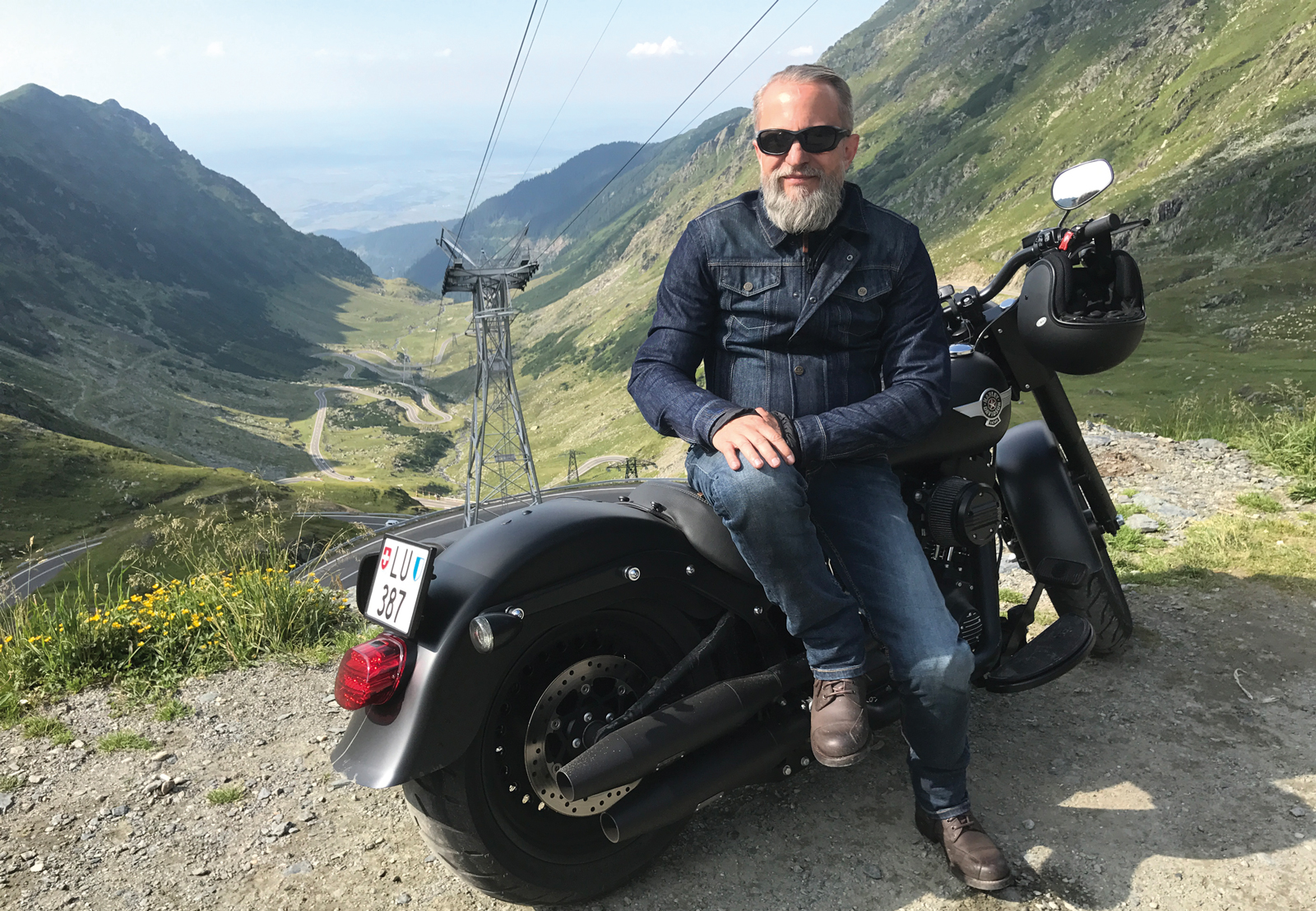 Der Biker Mariano Isek Managing Director Zibris - Bild 1