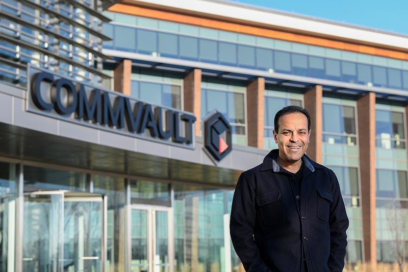 Commvault waehlt Sanjay Mirchandani als CEO - Bild 1